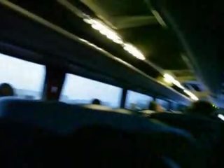 Il mio moglie masturba su un pubblico autobus mov