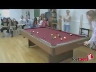 Dezbraca 8-ball cu naomi și lieza parte 1