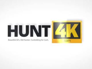 Hunt4k&period; captivating hottie je bolan od slaba companion in želi denar