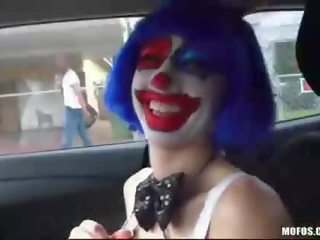 Dünn clown mikayla mico gefickt im öffentlich