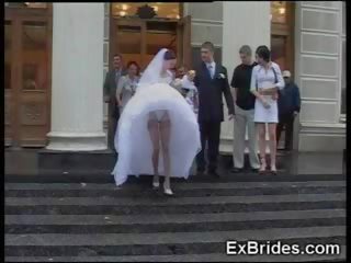 Amateur jeune mariée mme gf voyeur sous la jupe exgf femme fric pop mariage poupée publique réel cul collants nylon nu