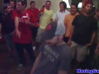 Taisnas hazedtw-nk gayfucked pie frat ballīte