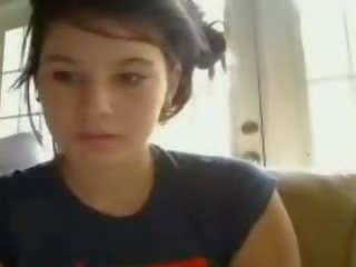Muda dan first-rate webcam muda perempuan