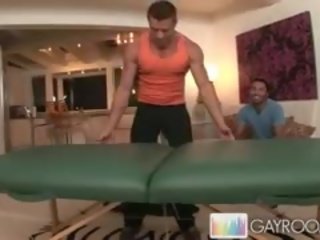 Λατίνο βαθιά tissue massage.p1