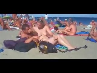 Adulti film con perfected su il pubblico spiaggia