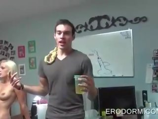 College sex clip party with drinks and dirty oral sex