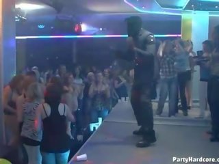 Cope bailando desvistiéndose y fugas cara