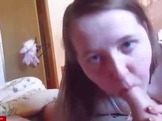 Close-up pijpen ending met sperma in mond - sexybbellie